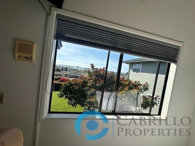 Building Photo - 2620 Deerpark Dr