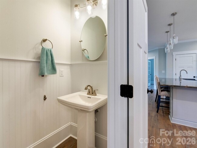 Building Photo - 326 State St