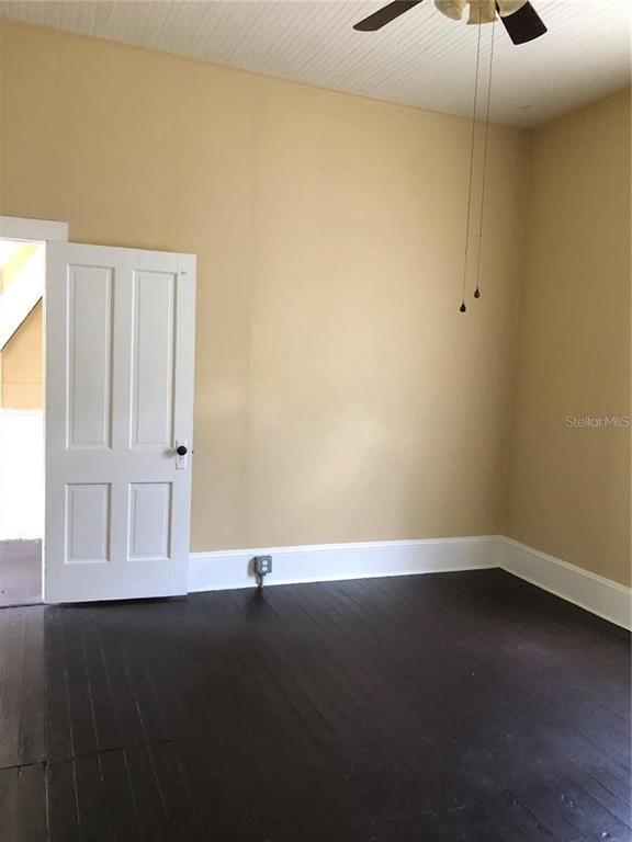 Building Photo - 25422 Pine St