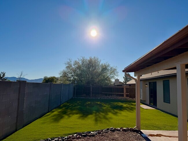 Building Photo - 4871 W Condor Dr