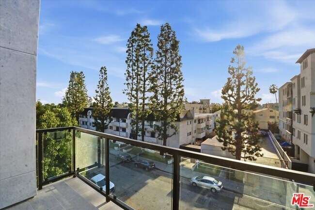 Building Photo - 1820 Prosser Ave