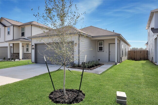 Building Photo - 16632 Aurora St