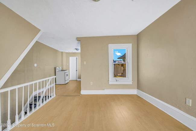 Building Photo - 1007 Washburn St