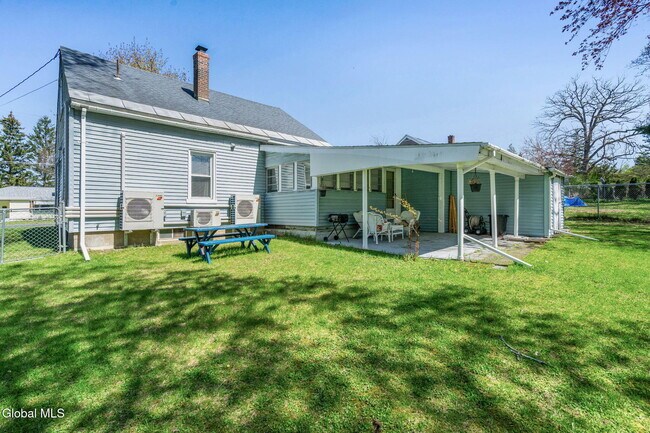 Building Photo - 234 Osborne Rd