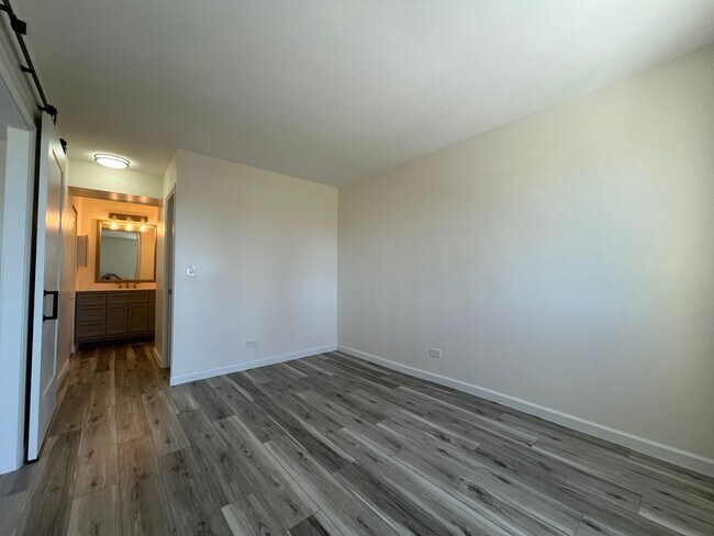Building Photo - Pearl Ridge Gardens & Tower (Aiea) - 1 bedroom, 1 parking, swimming pool, and AC