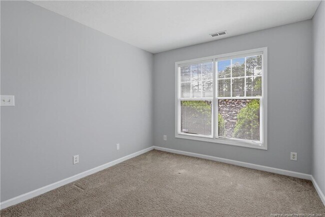 Building Photo - 401 Meadowland Ct