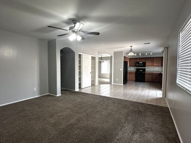 Building Photo - 4BEDROOM/2.5 BATH Lovely San Tan Home!!