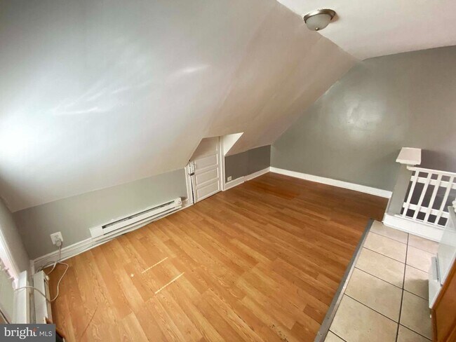 Building Photo - 408 E Roosevelt Blvd