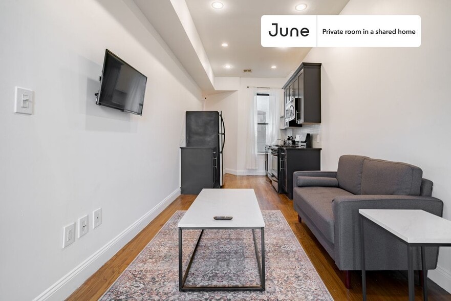 Building Photo - Room in Shared 4 bed/1 bath home in Crown Heights