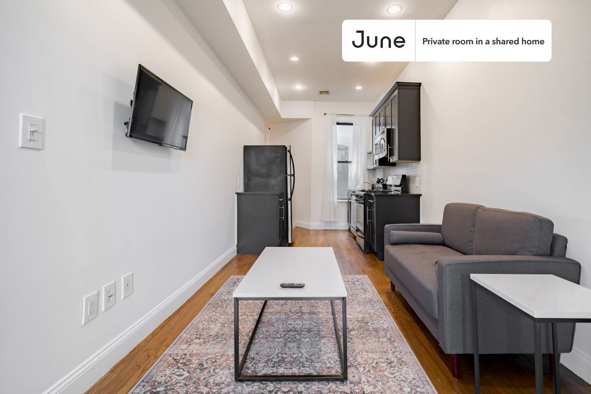 Building Photo - Room in Shared 4 bed/1 bath home