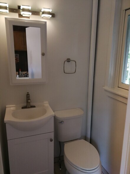 Building Photo - 35 Walker St