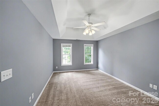 Building Photo - 16922 Laureate Rd