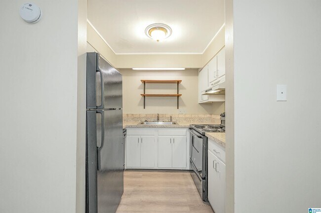 Building Photo - 2727 Highland Ave