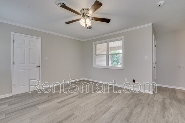 Building Photo - 250 Almon Ct