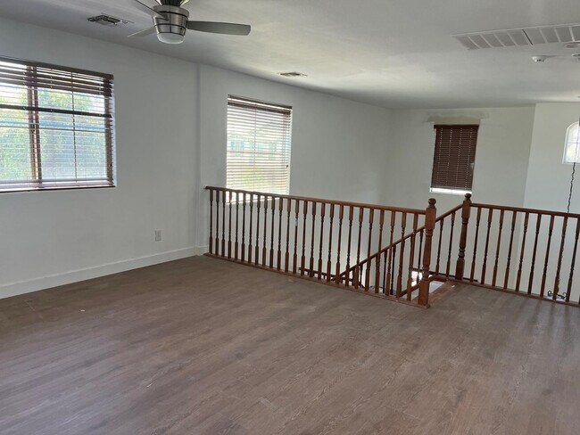 Building Photo - 16301 N 73rd Dr