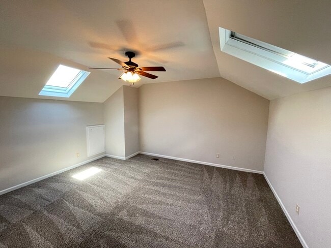 Building Photo - Fairmont Court townhome available close to...
