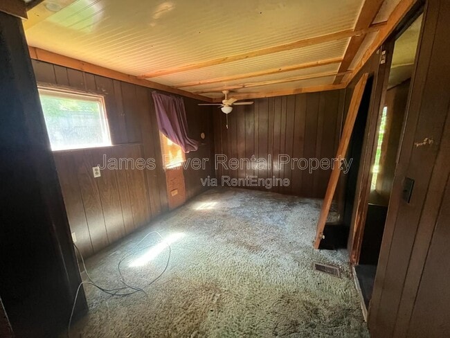 Building Photo - 155 Pomona Dr