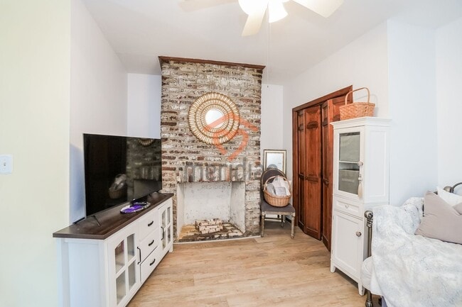 Building Photo - 1 bed / 1 bath ~ Fully Furnished
