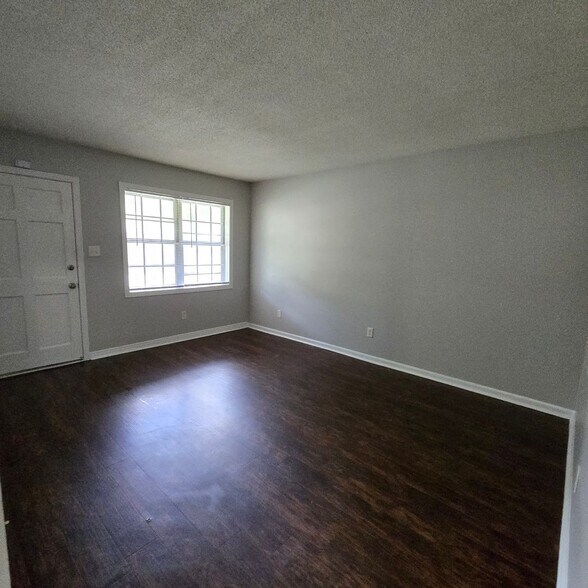Building Photo - 3593 Voltaire Ave