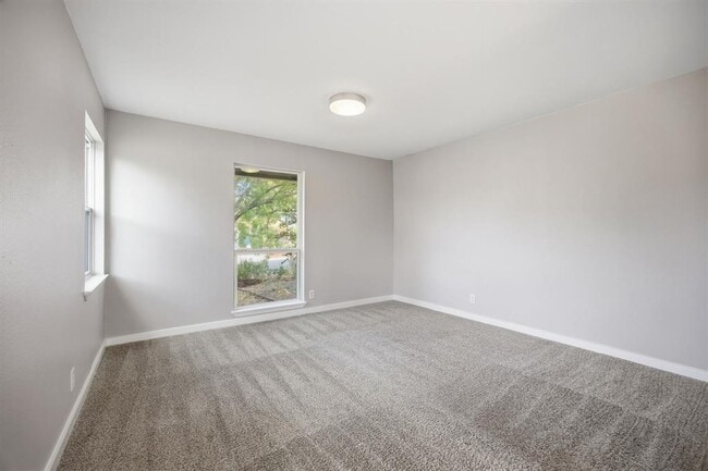 Building Photo - 6901 Bryn Mawr Dr