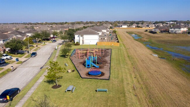 Building Photo - 14010 Cypress Meadows Dr