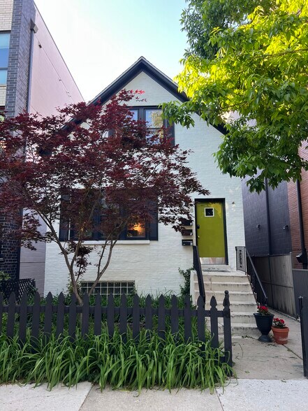 Front House - 2446 W Thomas St