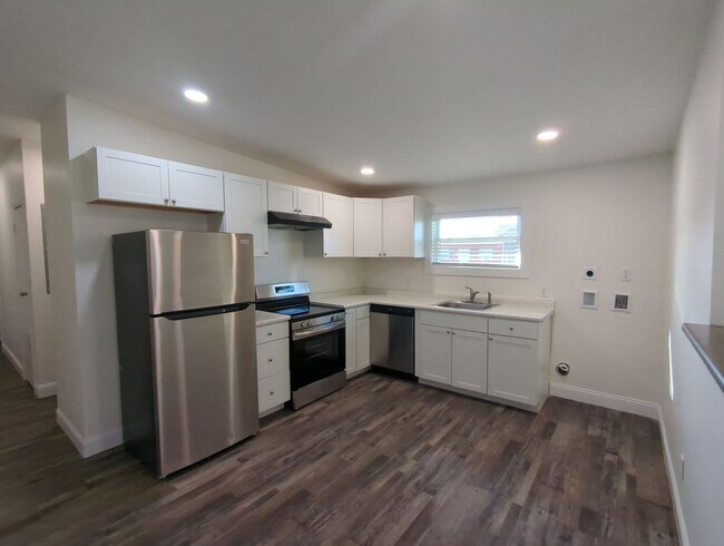 Building Photo - 1908 S Watkins St