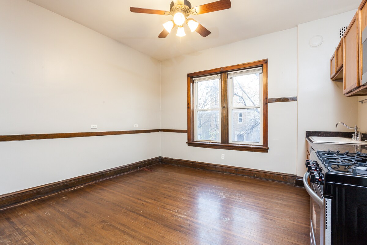 Building Photo - 2201 W Cortez St