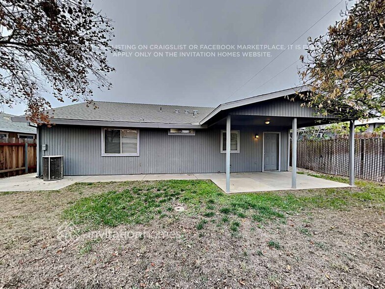 Building Photo - 106 Dolphin Way