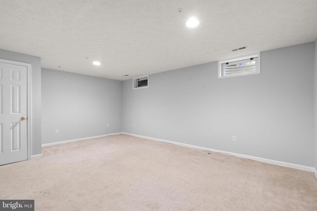 Building Photo - 6116 Starburn Path