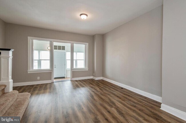 Building Photo - 5524 Delancey St