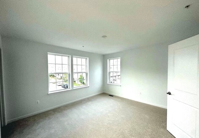 Main bedroom 1 - 3004 Ewell Ln