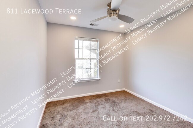 Building Photo - 811 Lacewood Terrace