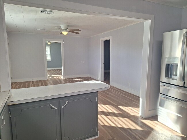 Building Photo - 3405 N Redlands Rd
