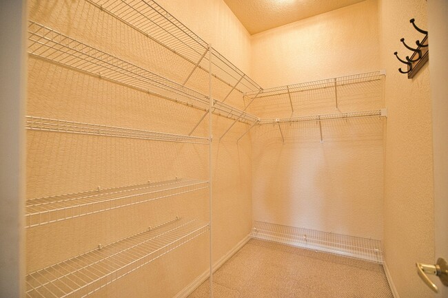 Building Photo - Annual Unfurnished Villa, 2 Bedrooms, 2 Ba...