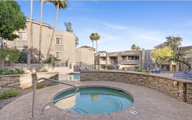 Building Photo - 1720 E Thunderbird Rd