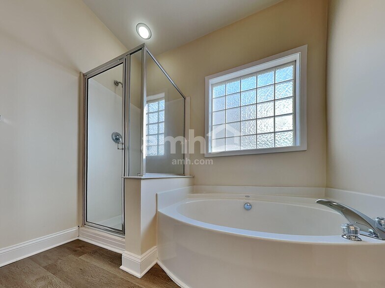 Building Photo - 112 Spalding Ln