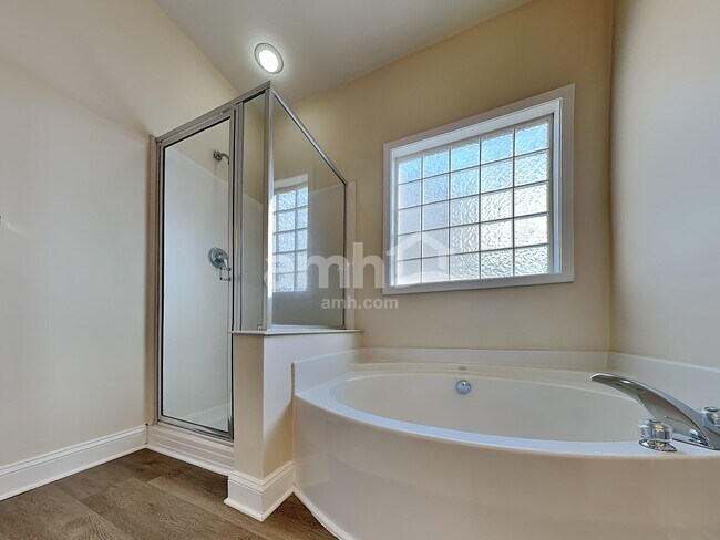 Building Photo - 112 Spalding Ln