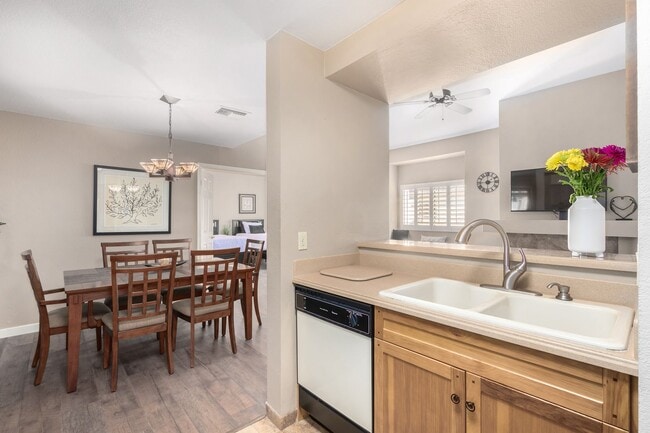 Building Photo - Resort-Style Living in the Heart of Scotts...