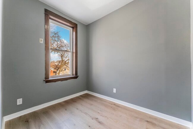 Building Photo - 2643 W 21st Pl