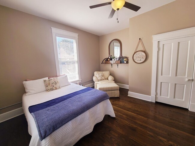 Building Photo - Furnished Lower Town Cottage in Lower Town...