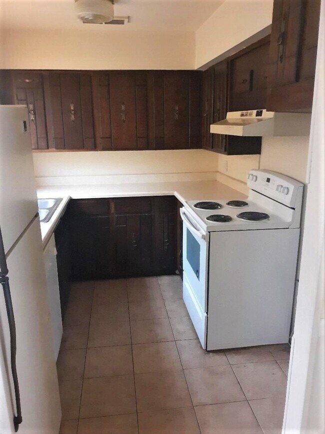 Building Photo - "Charming 2-Bedroom Oasis with Modern Comforts in Jonesboro!"