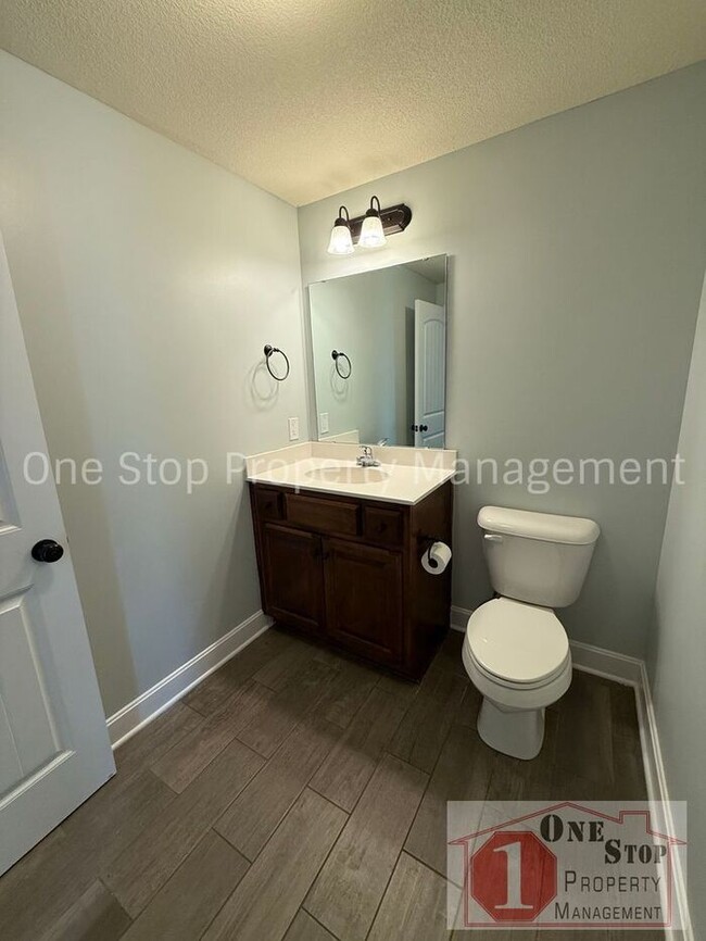 Building Photo - 3-Bedroom, 2.5-Bathroom in Platte City