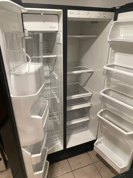 Building Photo - 221 E Nicoletti Dr