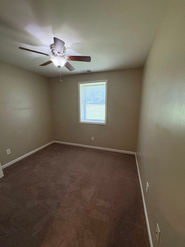 Building Photo - 3bdrm/1 bath - Lake Como