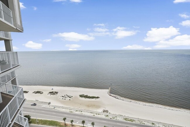 Building Photo - 2668 Beach Blvd