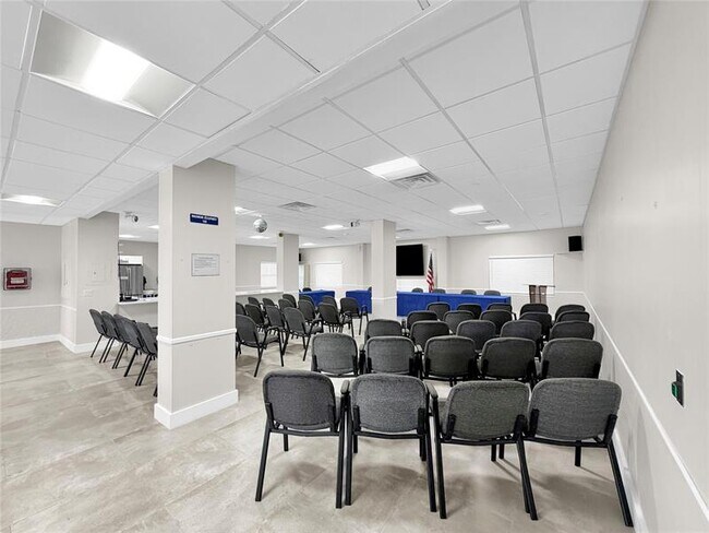 Building Photo - 405 N Ocean Blvd