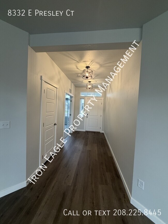 Building Photo - 8332 E Presley Ct