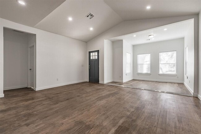 Building Photo - 1221 NW 31st St