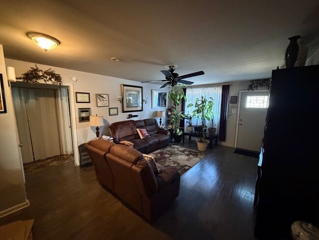 Building Photo - 3212 Barton Ave